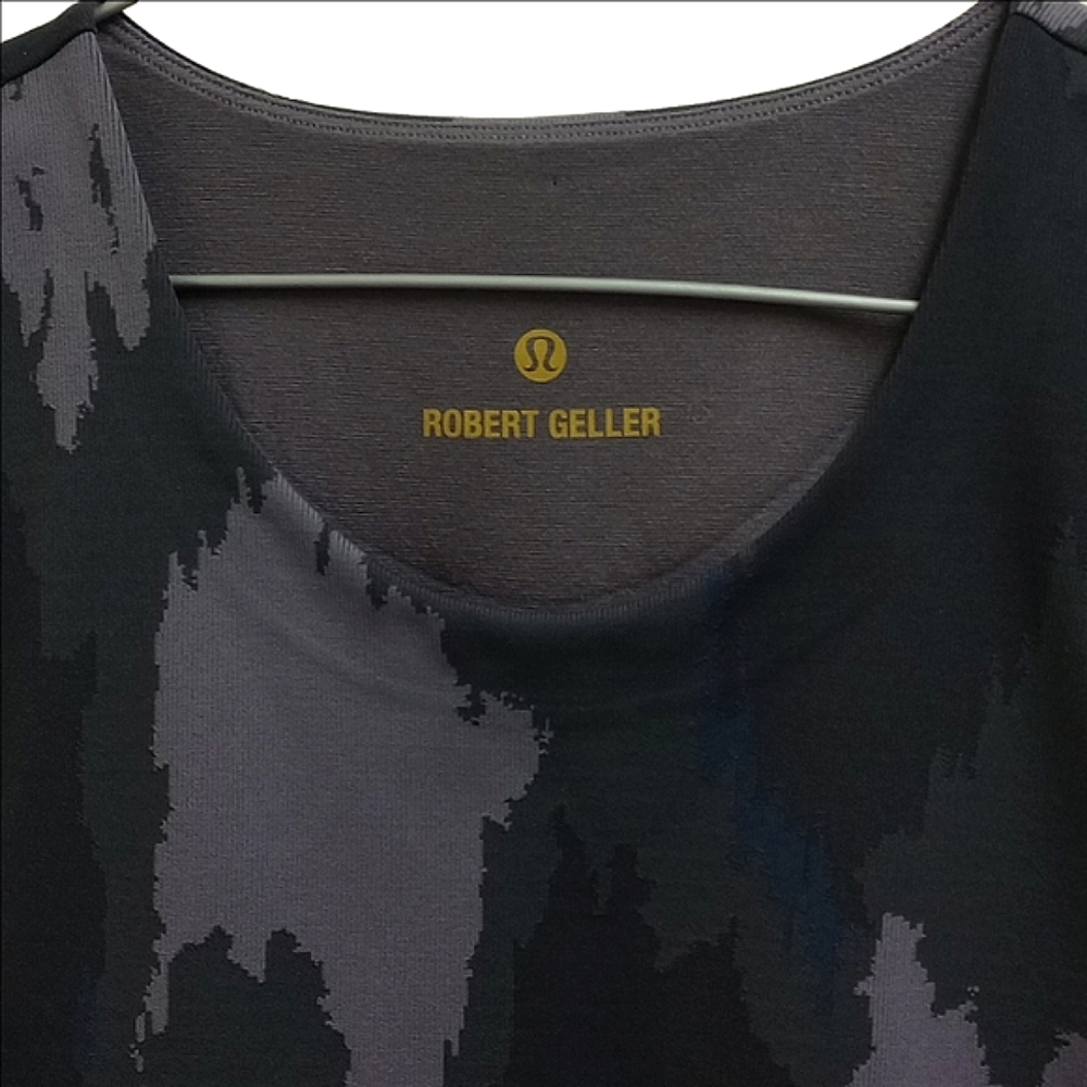 🆕 LULULEMON▪️ROBERT GELLER "TAKE THE MOMENT" GRAY & BLACK CAMO CROPPED TOP - Picture 4 of 7